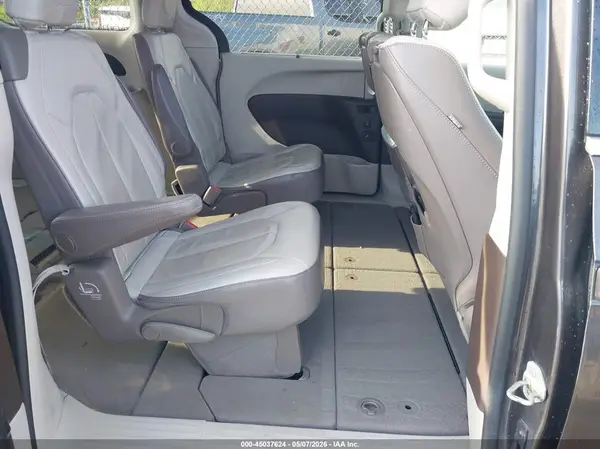 2C4RC1EG1HR837979 2017 CHRYSLER PACIFICA - Image 8