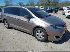 2C4RC1EG1HR844740 2017 CHRYSLER PACIFICA