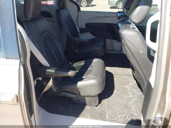 2C4RC1EG1HR844740 2017 CHRYSLER PACIFICA - Image 8
