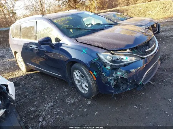 2C4RC1EG1JR106393 2018 CHRYSLER PACIFICA - Image 1