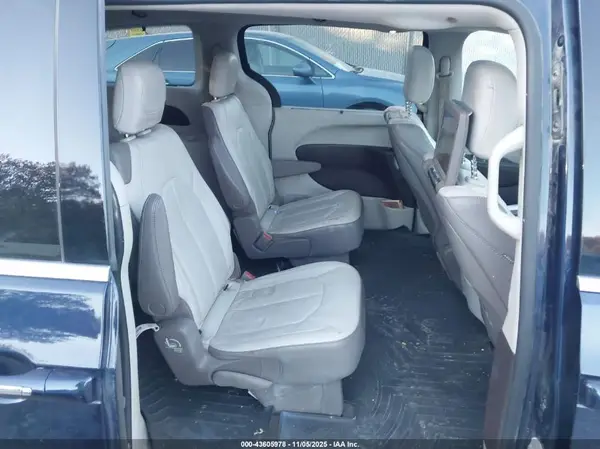 2C4RC1EG1JR112596 2018 CHRYSLER PACIFICA - Image 8
