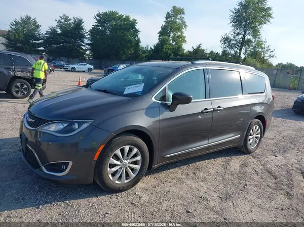 2C4RC1EG1JR112887 2018 CHRYSLER PACIFICA - Image 2