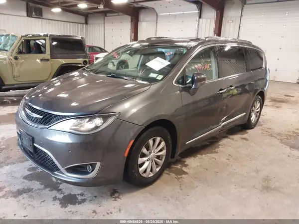 2C4RC1EG1JR121315 2018 CHRYSLER PACIFICA - Image 2