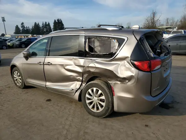 2C4RC1EG1JR121377 2018 CHRYSLER PACIFICA - Image 2