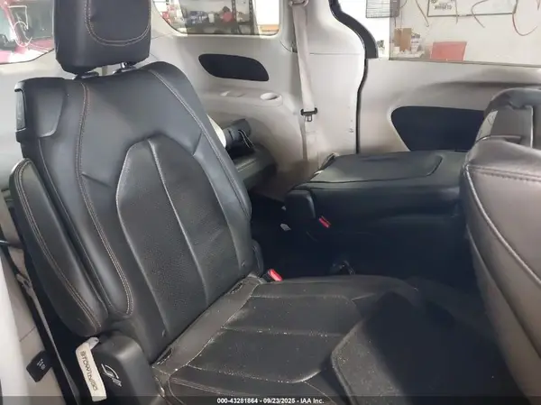 2C4RC1EG1JR130256 2018 CHRYSLER PACIFICA - Image 8