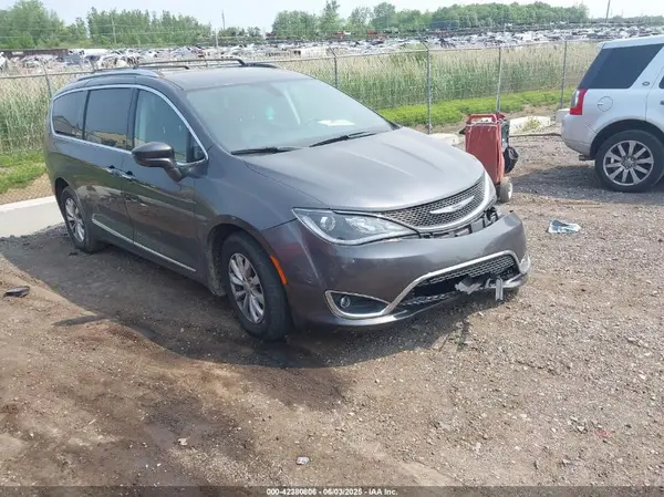 2C4RC1EG1JR154900 2018 CHRYSLER PACIFICA - Image 1