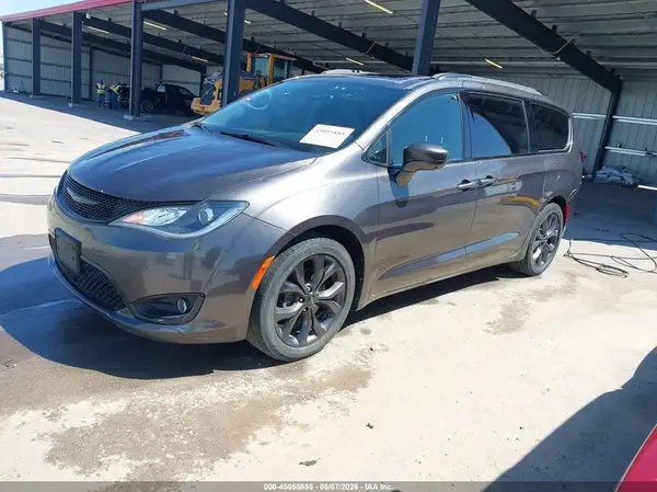 2C4RC1EG1JR158820 2018 CHRYSLER PACIFICA - Image 2