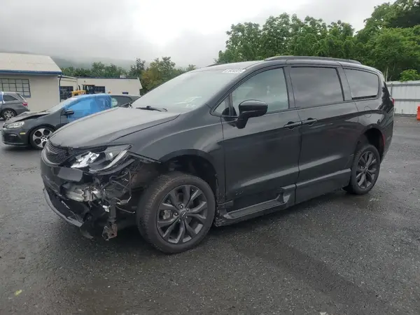 2C4RC1EG1JR165153 2018 CHRYSLER PACIFICA - Image 1
