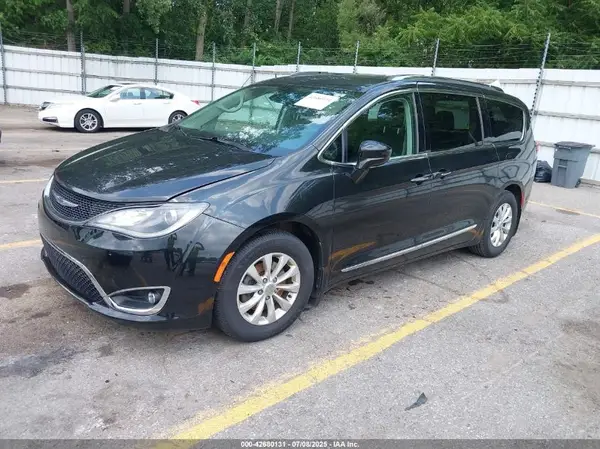 2C4RC1EG1JR187444 2018 CHRYSLER PACIFICA - Image 2