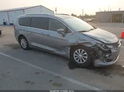 2C4RC1EG1JR188559 2018 CHRYSLER PACIFICA