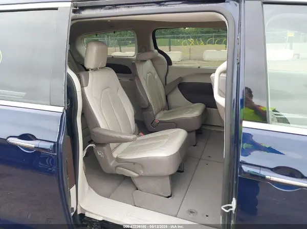 2C4RC1EG1JR212407 2018 CHRYSLER PACIFICA - Image 8