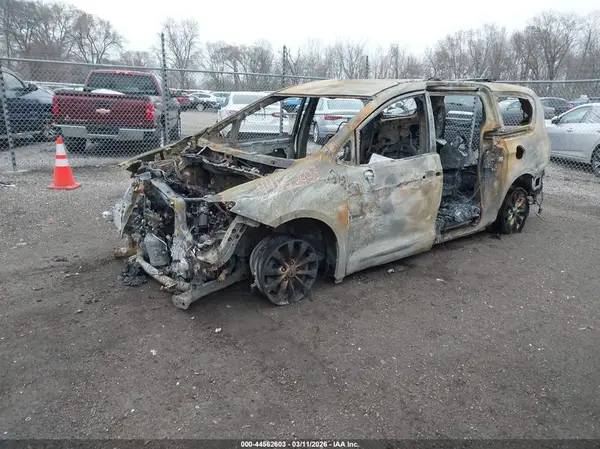 2C4RC1EG1JR229174 2018 CHRYSLER PACIFICA - Image 2