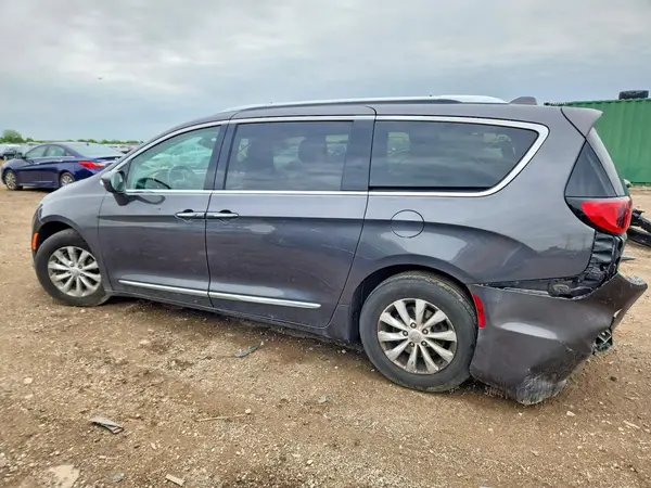 2C4RC1EG1JR257329 2018 CHRYSLER PACIFICA - Image 2