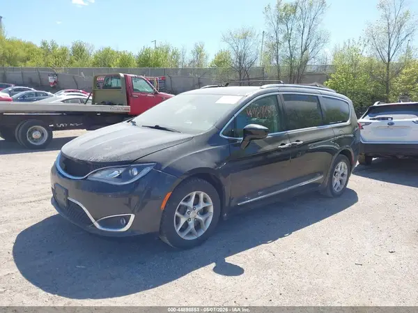 2C4RC1EG1JR268816 2018 CHRYSLER PACIFICA - Image 2