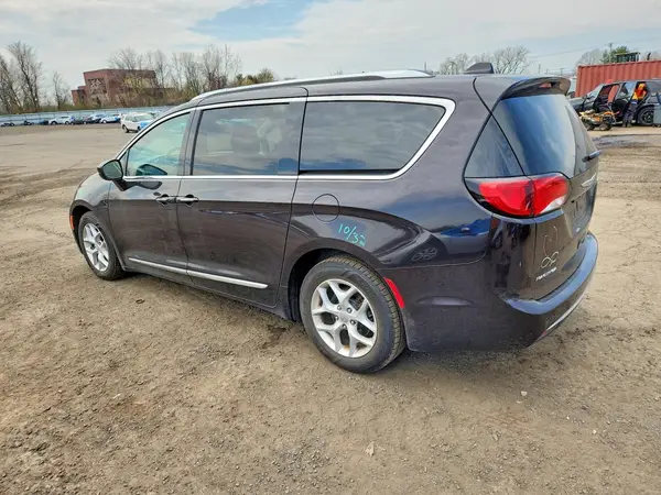 2C4RC1EG1JR270775 2018 CHRYSLER PACIFICA - Image 2