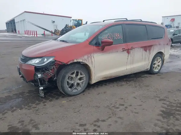 2C4RC1EG1JR293103 2018 CHRYSLER PACIFICA - Image 2