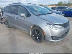 2C4RC1EG1JR305718 2018 CHRYSLER PACIFICA