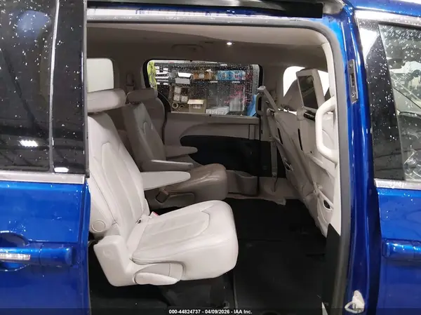 2C4RC1EG1JR317576 2018 CHRYSLER PACIFICA - Image 8