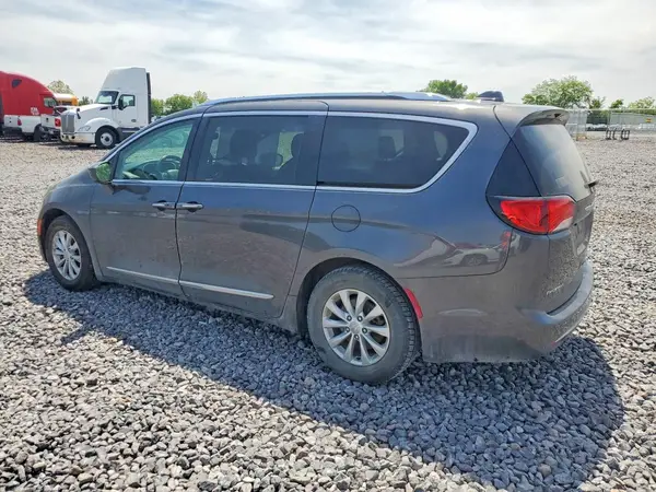 2C4RC1EG1JR321563 2018 CHRYSLER PACIFICA - Image 2