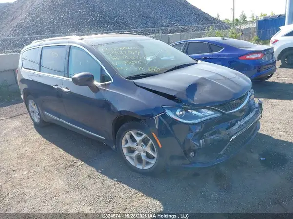 2C4RC1EG1JR330165 2018 CHRYSLER PACIFICA - Image 1