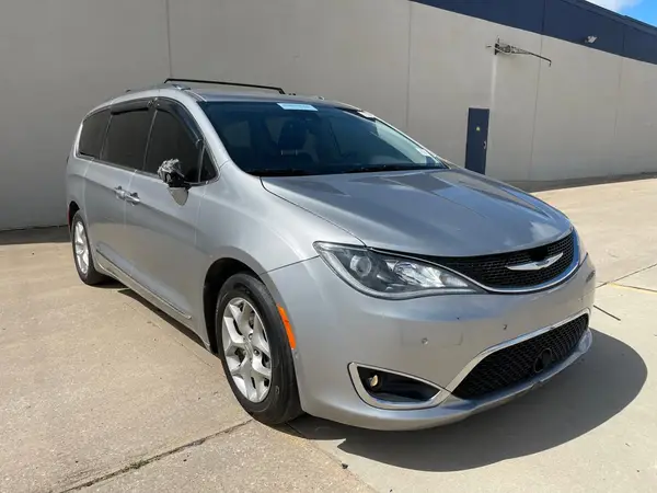 2C4RC1EG1JR330327 2018 CHRYSLER PACIFICA - Image 1