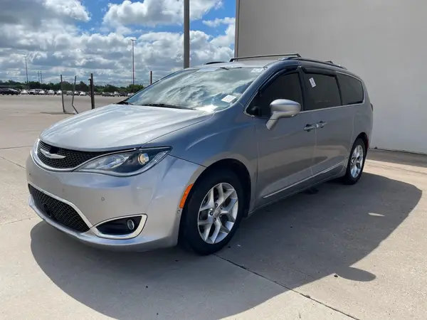 2C4RC1EG1JR330327 2018 CHRYSLER PACIFICA - Image 2