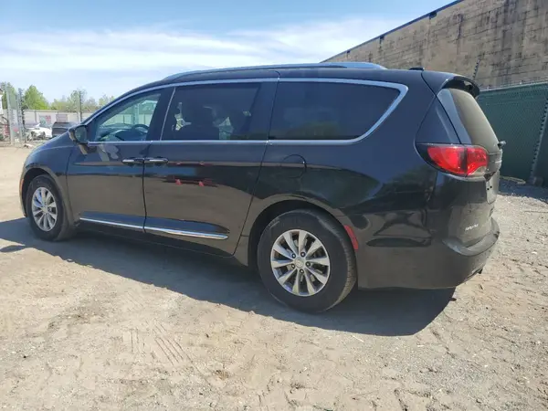 2C4RC1EG1JR330828 2018 CHRYSLER PACIFICA - Image 2