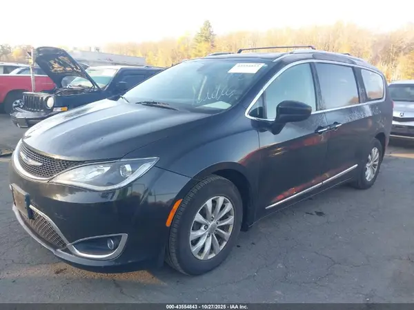2C4RC1EG1JR350626 2018 CHRYSLER PACIFICA - Image 2