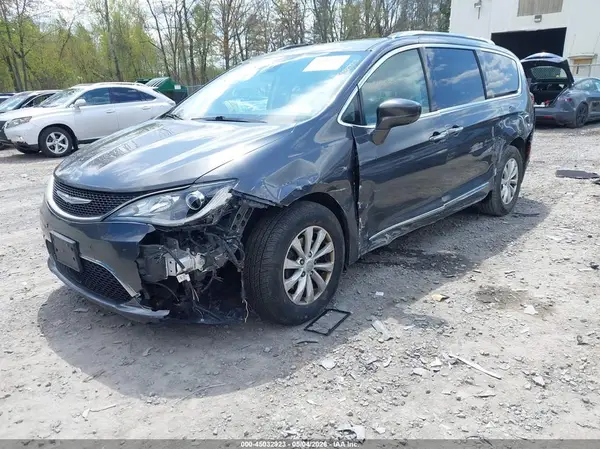 2C4RC1EG1JR351095 2018 CHRYSLER PACIFICA - Image 2