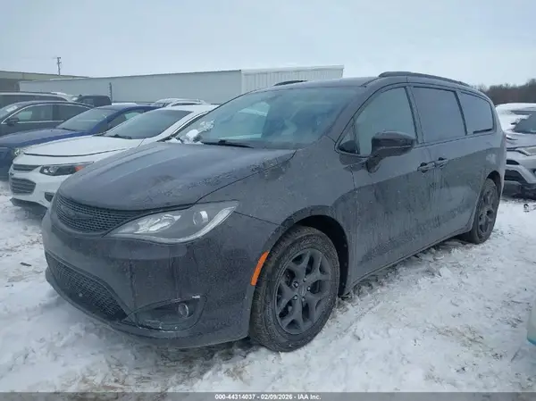 2C4RC1EG1JR353459 2018 CHRYSLER PACIFICA - Image 2