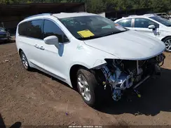 2C4RC1EG1KR549015 2019 CHRYSLER PACIFICA