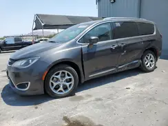2C4RC1EG1KR570527 2019 CHRYSLER PACIFICA