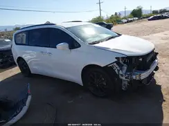 2C4RC1EG1KR575940 2019 CHRYSLER PACIFICA