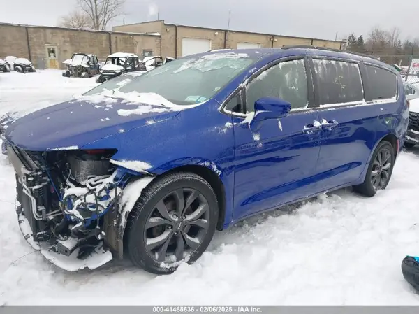 2C4RC1EG1KR588803 2019 CHRYSLER PACIFICA - Image 2