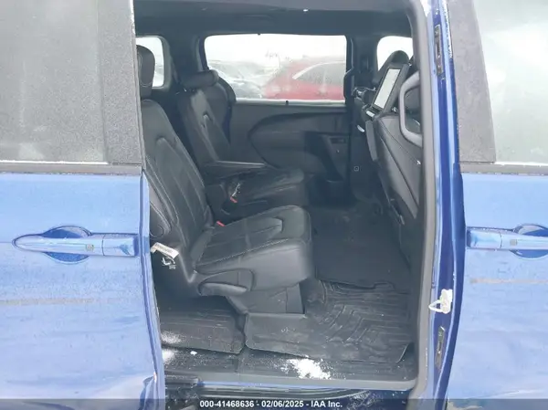 2C4RC1EG1KR588803 2019 CHRYSLER PACIFICA - Image 8