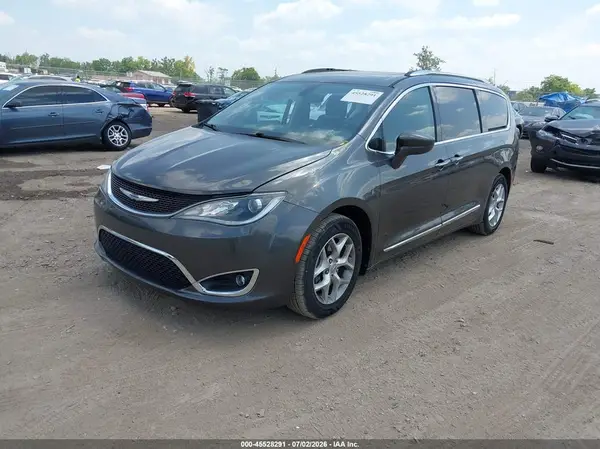 2C4RC1EG1KR597937 2019 CHRYSLER PACIFICA - Image 2