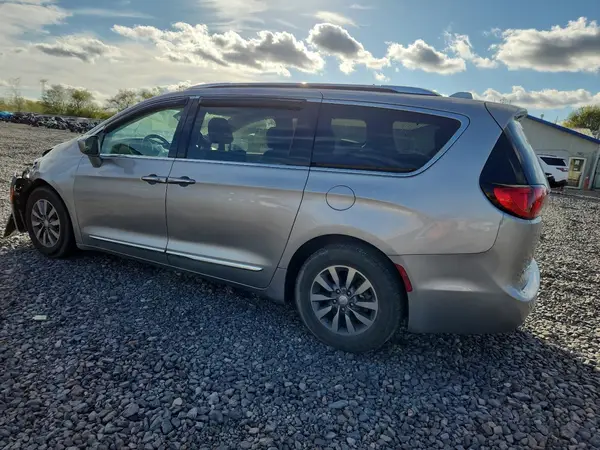 2C4RC1EG1KR599915 2019 CHRYSLER PACIFICA - Image 2