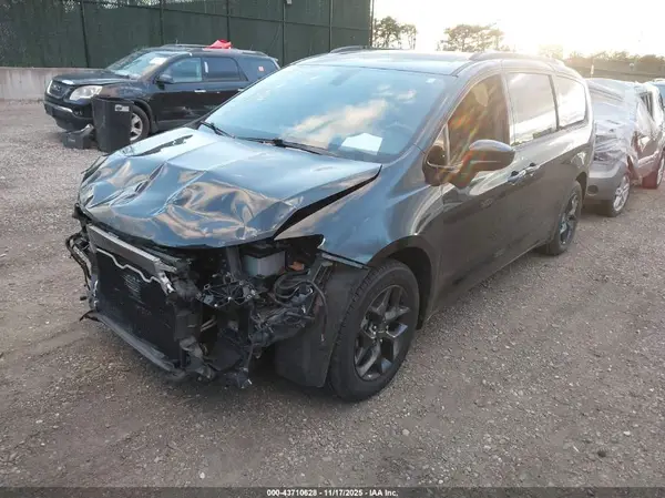 2C4RC1EG1KR628510 2019 CHRYSLER PACIFICA - Image 2