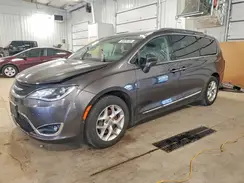 2C4RC1EG1KR644576 2019 CHRYSLER PACIFICA