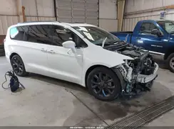 2C4RC1EG1KR714478 2019 CHRYSLER PACIFICA