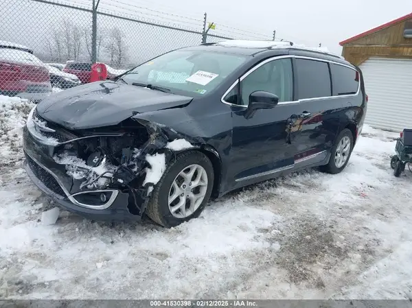 2C4RC1EG1KR733645 2019 CHRYSLER PACIFICA - Image 2