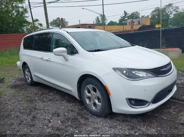 2C4RC1EG2HR506313 2017 CHRYSLER PACIFICA - Image 1