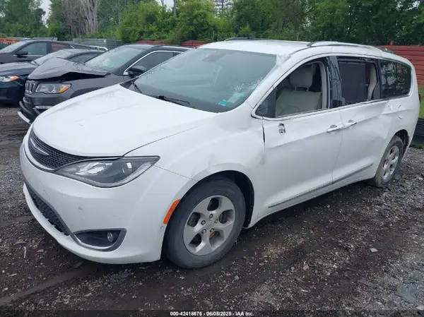 2C4RC1EG2HR506313 2017 CHRYSLER PACIFICA - Image 2