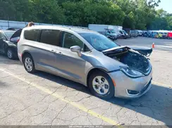 2C4RC1EG2HR511883 2017 CHRYSLER PACIFICA