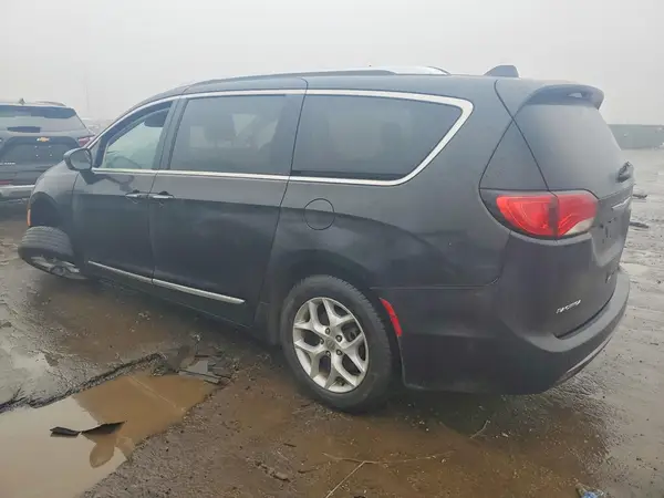 2C4RC1EG2HR517649 2017 CHRYSLER PACIFICA - Image 2