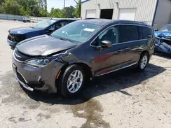 2C4RC1EG2HR530806 2017 CHRYSLER PACIFICA