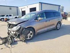 2C4RC1EG2HR537187 2017 CHRYSLER PACIFICA
