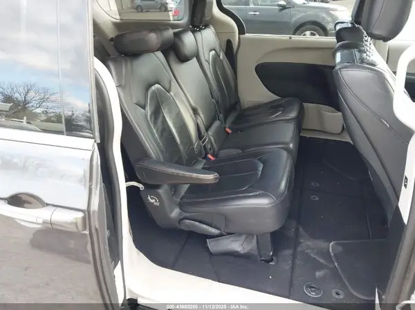 2C4RC1EG2HR541885 2017 CHRYSLER PACIFICA - Image 8