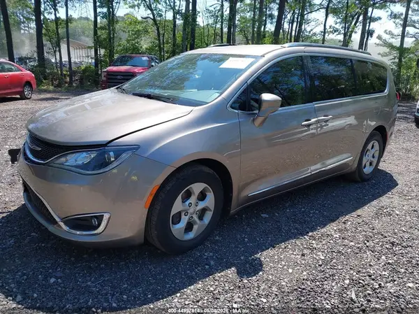 2C4RC1EG2HR554975 2017 CHRYSLER PACIFICA - Image 2