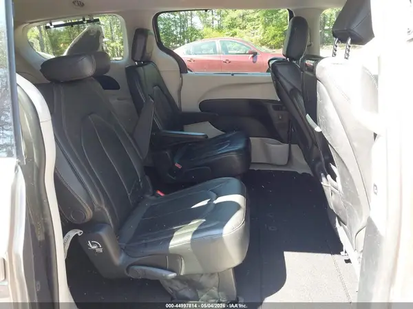 2C4RC1EG2HR554975 2017 CHRYSLER PACIFICA - Image 8